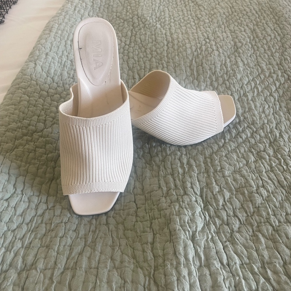 MIA Women's Cream Slide Sandals